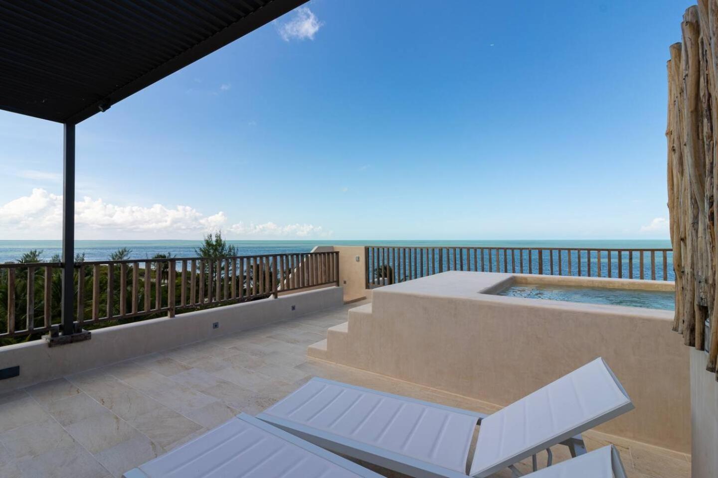 Отель Beautiful Ocean View Penthouse With Private Pool -C301 Остров Холбокс Экстерьер фото